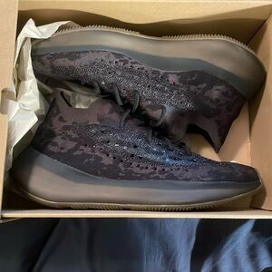 Adidas Yeezy Boost 380 Onyx Size 12, used 9/10 condition